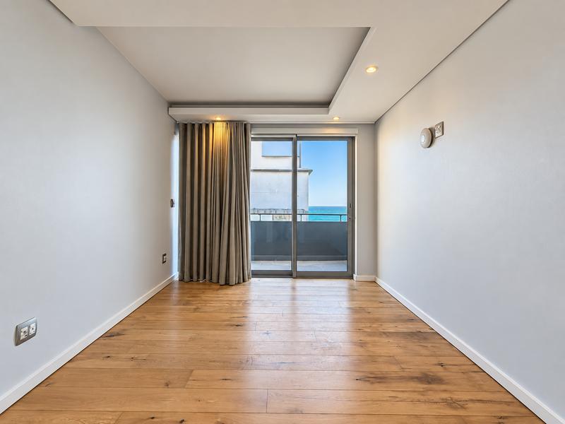 3 Bedroom Property for Sale in Sea Point Western Cape